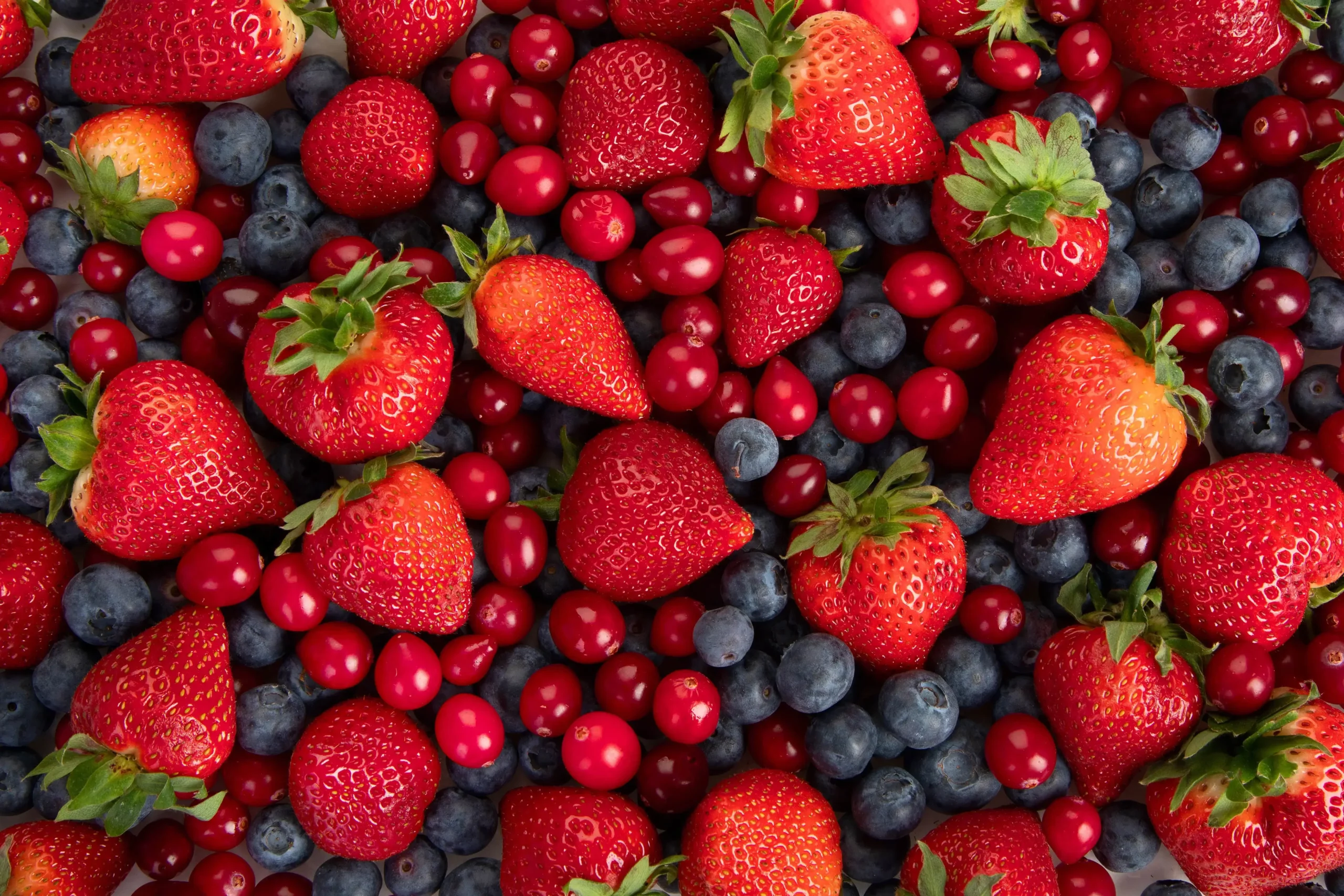 Mélange coloré de fruits rouge.